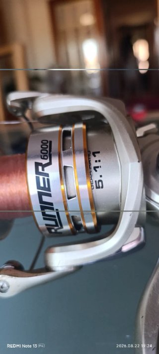 Carrete de pesca Yuki Runner 6000