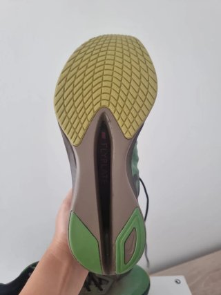 T44,5 Nike Zoom Vaporfly Next% 4