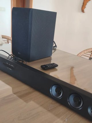 Barra Sonido LG SJ3 + Subwoofer Inalambrico