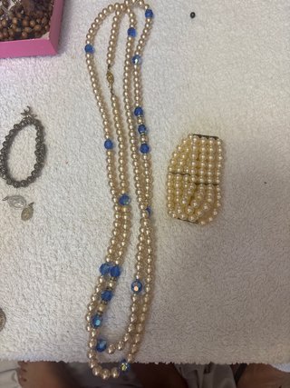 Collar y pulsera de perlas y cristales