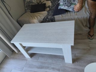 Mesa de centro de madera gris y blanca