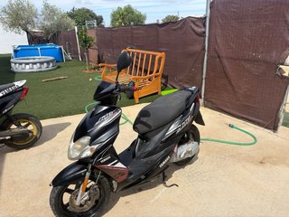Yamaha Jog RR Negra