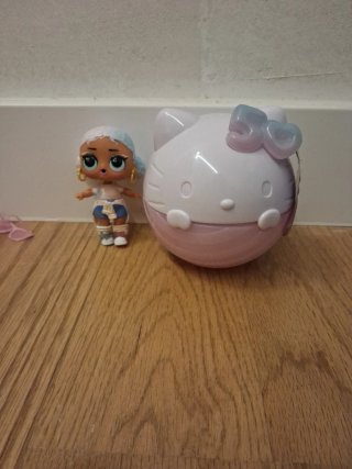 Muñeca LOL Surprise Hello Kitty