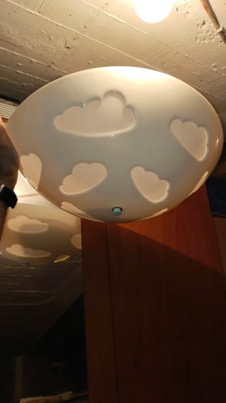 Lámpara infantil nube Ikea