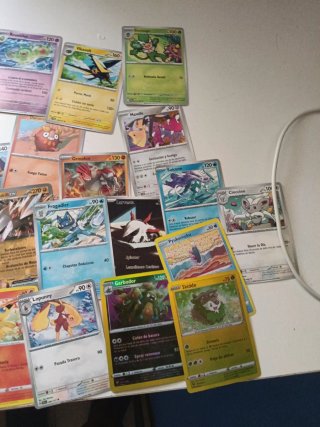 Lote Cartas Pokémon Variadas Reales\Falsas.