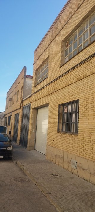 Se Alquila Nave de 400m2 una primer planta diafana