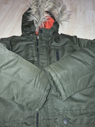 Abrigo Parka niño verde. 140 cm. 9-10 años