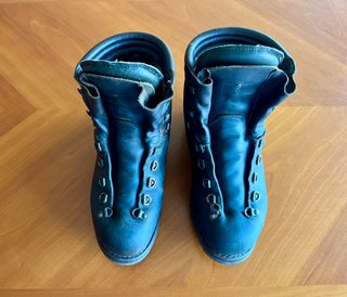 Botas de montaña Meindl negras