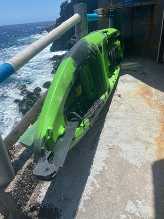 Kayak de pesca recreativa, esta en la isla TNF cer