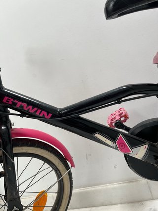 Bicicleta infantil B'TWIN rosa y negra