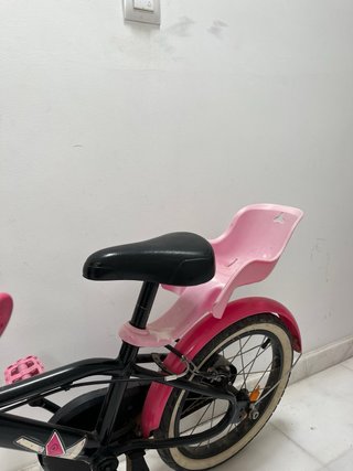 Bicicleta infantil B'TWIN rosa y negra
