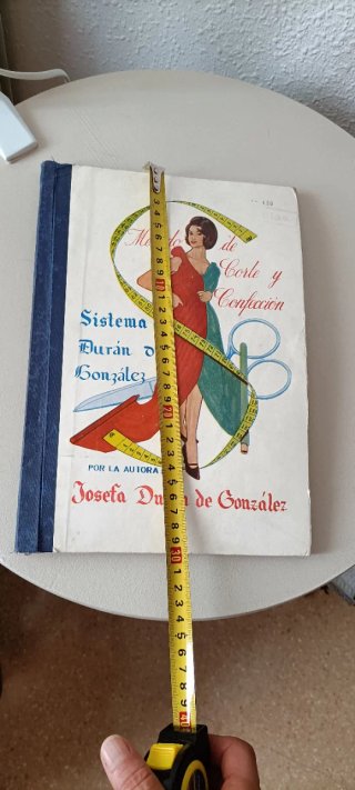 Libro antiguo Corte y Confección - Josefa Durán
