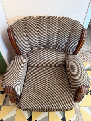 Sillones antiguos de tela y madera