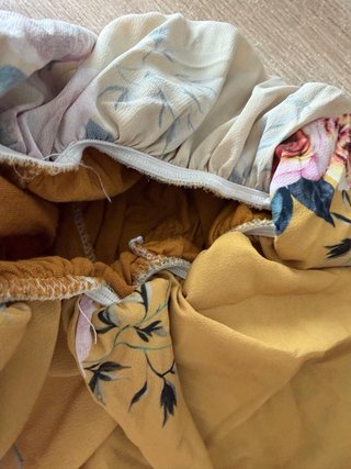 Mono corto flores amarillo tipo vestido falda pant