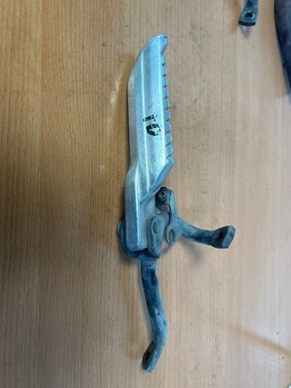 Estribera trasera Derecha Honda Jazz 250 (2001)