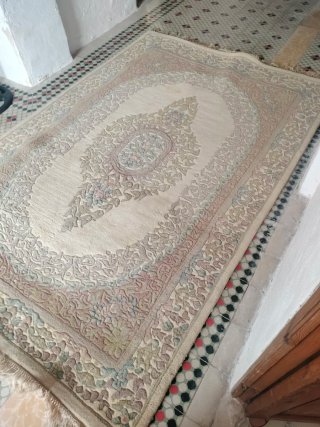 Alfombra grande beige y multicolor