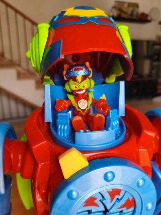 Robot Superthings Fury Titan Kazoom Power