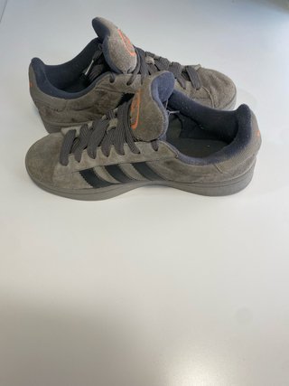 Adidas Campus Gris y Naranja