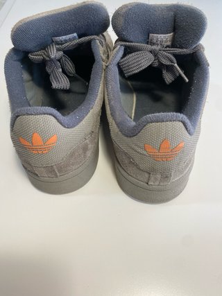 Adidas Campus Gris y Naranja