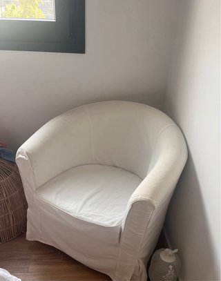 Sillón blanco de tela