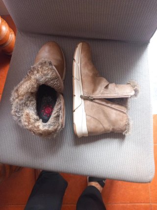 Botines Beige con Forro de Pelo