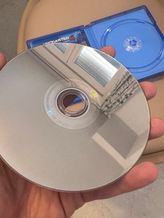 Lote 2 Juegos PS4: Uncharted 4 y The Last of Us