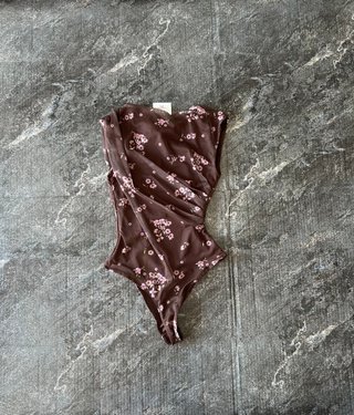 Body floral marrón chocolate XS nuevo con etiqueta