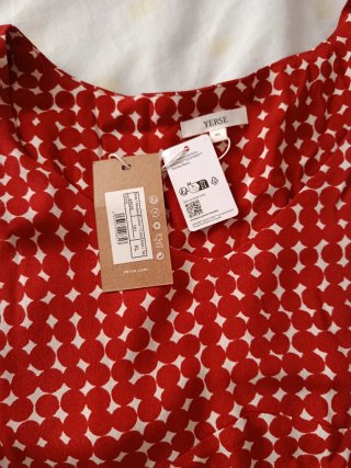 Vestido Yerse rojo y blanco lunares