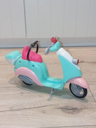 Moto Barbie rosa y turquesa