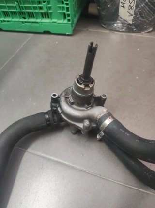 ♻️ (000598)CBR 929 Honda Bomba agua