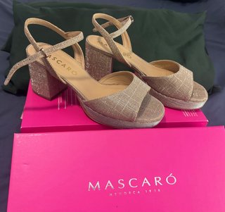 Sandalias Mascaro Doradas Plataforma Tacón