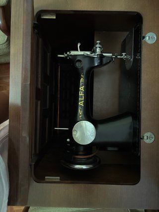 Mueble madera máquina coser Alfa