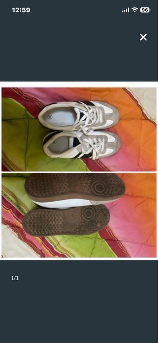 Zapatillas deportivas grises y blancas talla 40