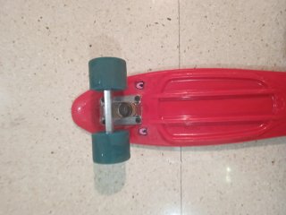 Monopatín rojo