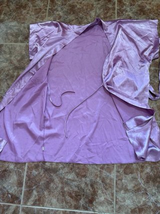 Bata de seda lila