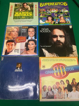 Set audio vintage Aiwa: giradischi, mini impianto e vinili