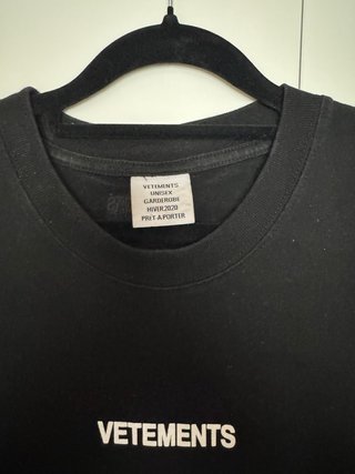 Camiseta Vetements Negra