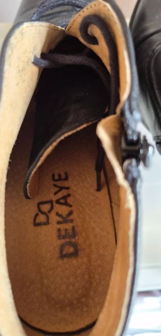 Botines negros con cordones