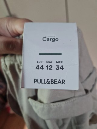 pantalones beige de pull & bear Cargo Talla 44