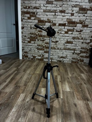 Trípode Nikon para cámara