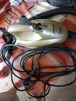 Aspirador Ufesa Handy 800W