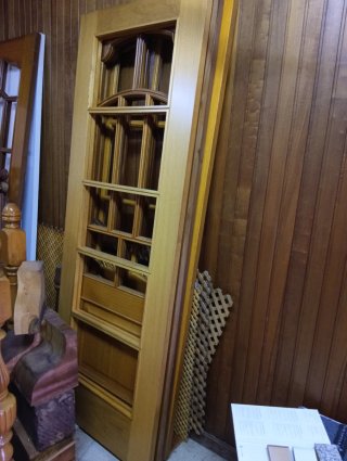 Puerta madera maciza con cristal