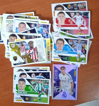 55 Cromos ADRENALYN + 75 Cromos Varios