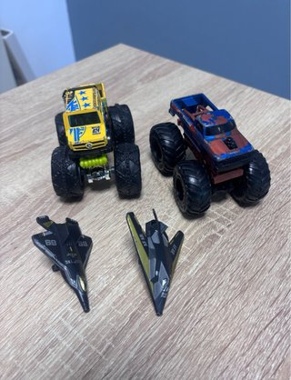 Pista Hot Wheels con Coches