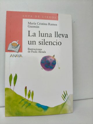 La luna lleva un silencio