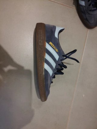 Adidas Spezial Azul y Beige