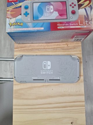 Nintendo Switch Lite Pokémon Edición Zacian