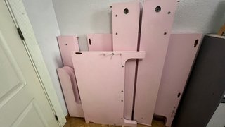 Cama infantil extensible rosa Ikea