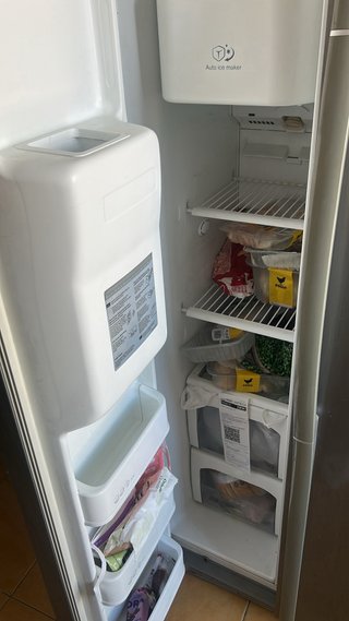 Nevera LG con dispensador de agua y hielo
