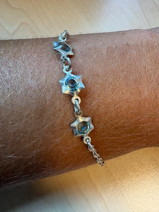 Bracciale con pietre azzurre